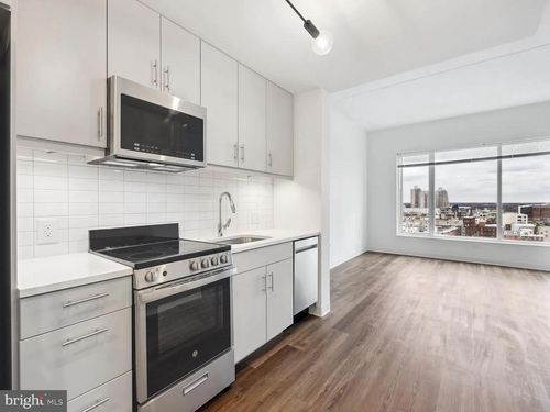 331-569 N 5th St, PHILADELPHIA, PA, 19123-2826 | Card Image
