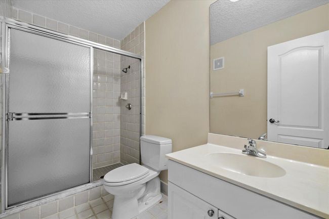 41 Uno Lago Dr, Condo with 2 bedrooms, 3 bathrooms and null parking in Juno Beach FL | Image 17
