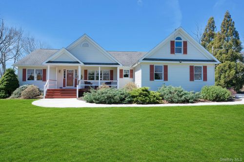 3045 Rocky Point Rd, East Marion, NY, 11939-1143 | Card Image