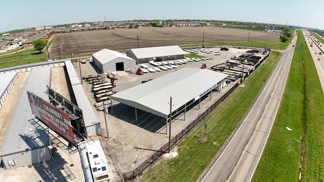 Hwy 75 frontage along the service road. | Image 33