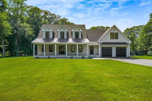 195 Amesbury Rd, Kensington, NH, 03833-6708 | Card Image