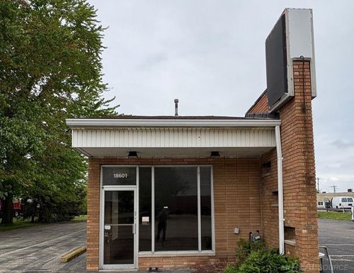 18601 15 Mile Rd, Clinton Township, MI, 48035-2406 | Card Image