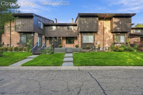 37327 Golfview Dr, Sterling Heights, MI, 48312-2268 | Card Image