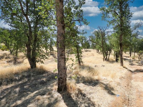 16467 35th Ave, Clearlake, CA, 95422-7513 | Card Image