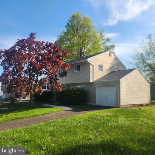 1981 Arena Dr, Hamilton, NJ, 08610-2428 | Card Image
