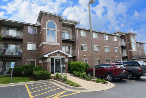 105-881 Swift Rd, Addison, IL, 60101-1012 | Card Image