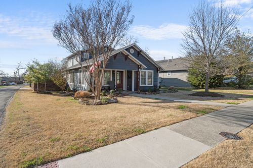 704 Barnes St, Mckinney, TX, 75069-4936 | Card Image