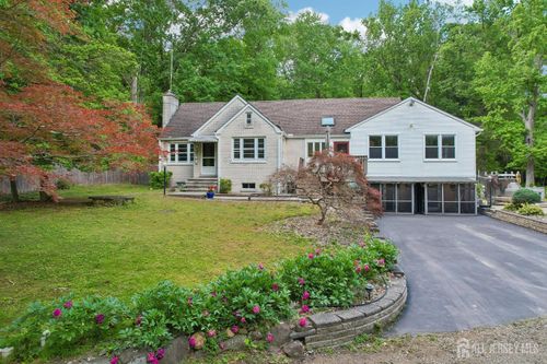 37 Davidson Mill Rd, North Brunswick, NJ, 08902-4750 | Card Image