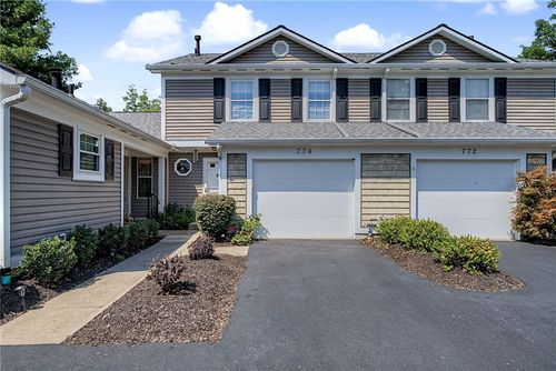 774 Stoneharbor Ln, Hamilton Twp, OH, 45039-9107 | Card Image