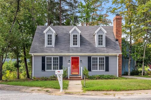 8 Barrett Place, Greensboro, NC, 27455 | Card Image