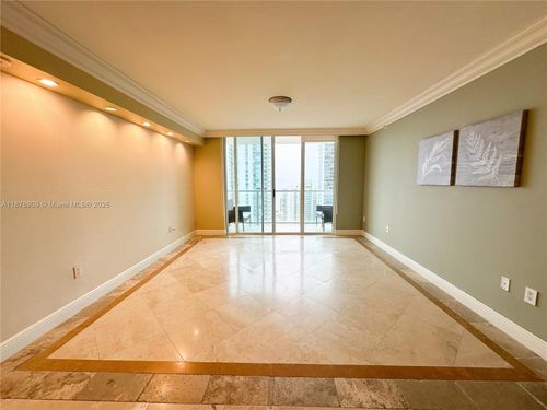 3303-1155 Brickell Bay Dr, Miami, FL, 33131 | Card Image