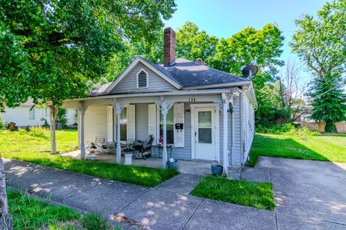 206 E Green St, Versailles, KY, 40383-1230 | Card Image
