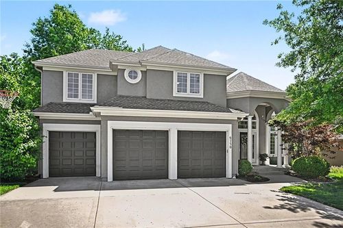 6730 Nw Meyers Cir, Parkville, MO, 64152-5221 | Card Image