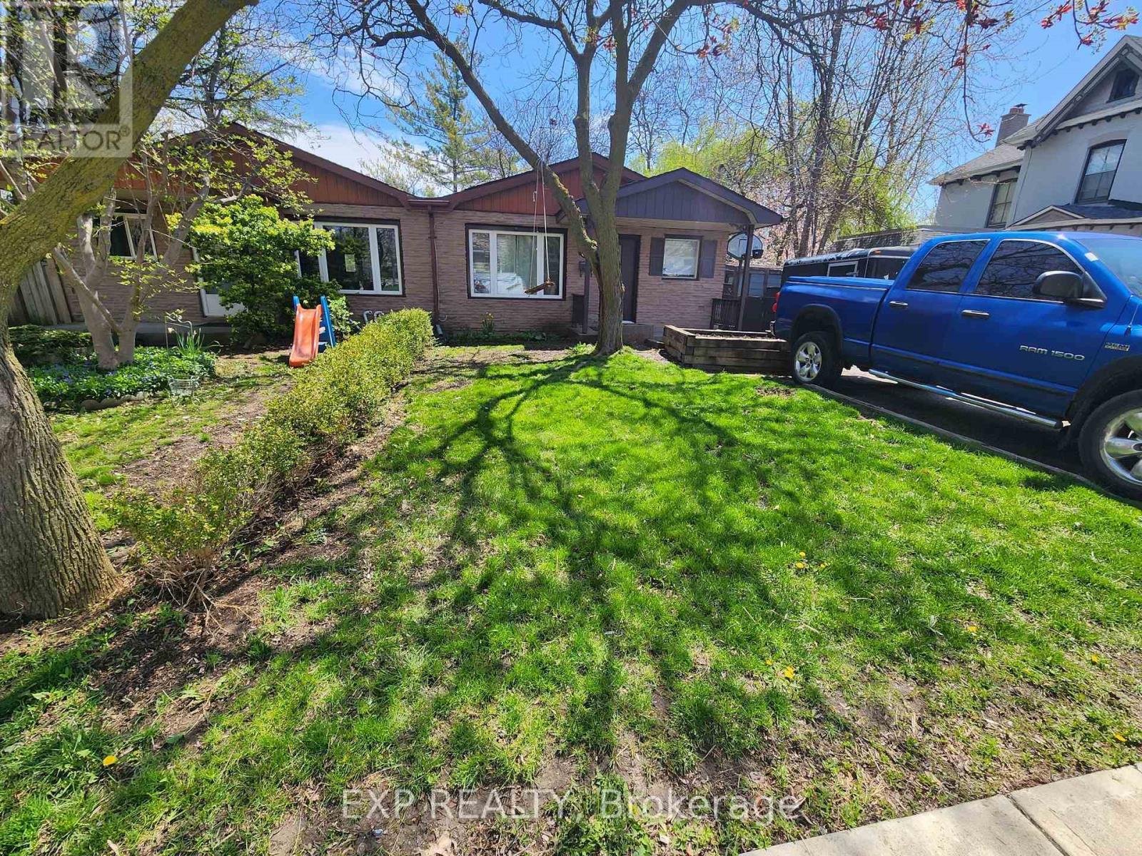 Residential Lease in Brampton (Downtown Brampton)