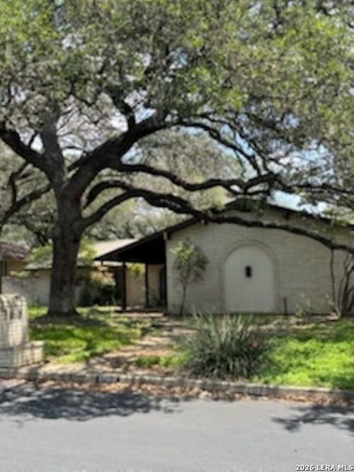 10118 N Manton Ln, San Antonio, TX, 78213-1949 | Card Image