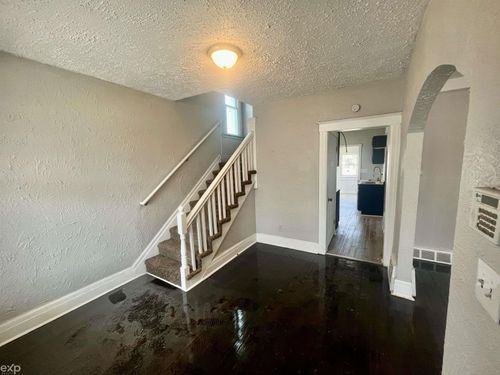 13 E Glenwood St, Ecorse, MI, 48229-1807 | Card Image