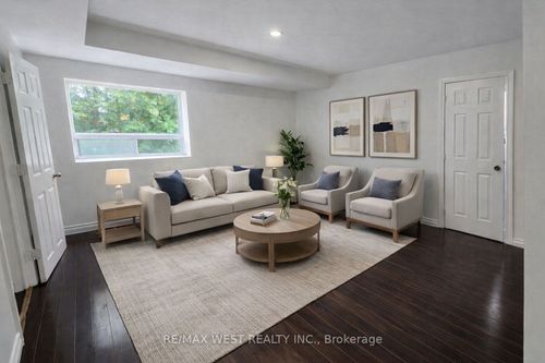 3-645 Townline Rd N, Courtice, ON, L1E2J4 | Card Image