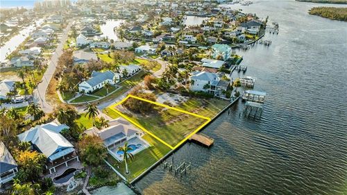 5630 Williams Dr, FORT MYERS BEACH, FL, 33931-4032 | Card Image