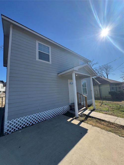 8502 N Main St, Houston, TX, 77022-4660 | Card Image