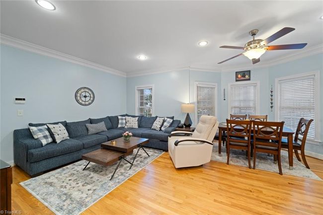 Den | Image 19
