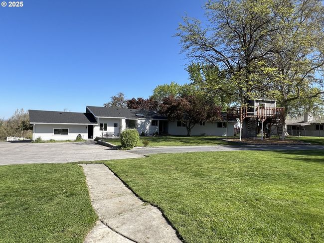 1082 E Highland Ave, House other with 5 bedrooms, 3 bathrooms and 2 parking in Hermiston OR | Image 9