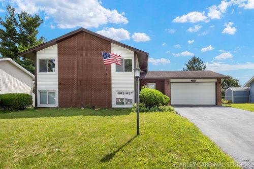 6805 Westmoreland Dr, Woodridge, IL, 60517-1611 | Card Image