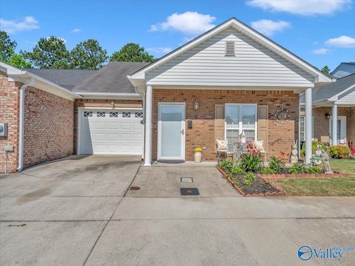 304 Santana Dr, Athens, AL, 35611-2385 | Card Image