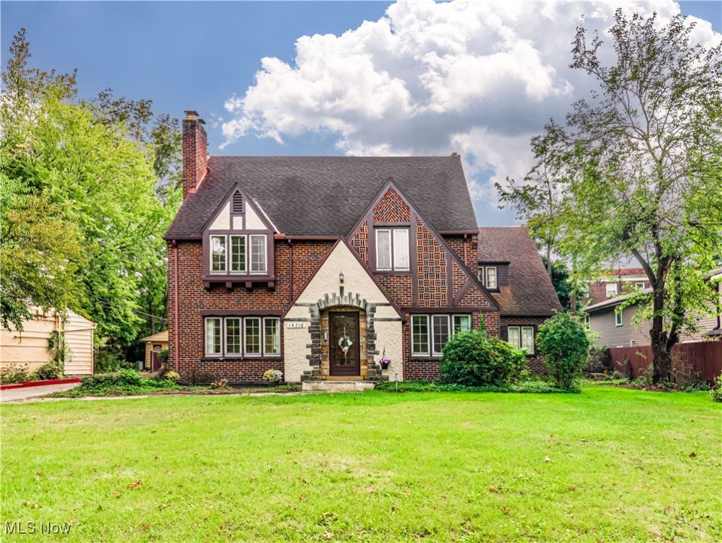 Ashwood Rd, Cleveland, OH 44120