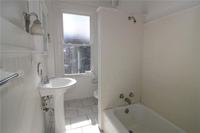 2 - 318 2 Nd St, Condo with 2 bedrooms, 1 bathrooms and 1 parking in Aspinwall PA | Image 12
