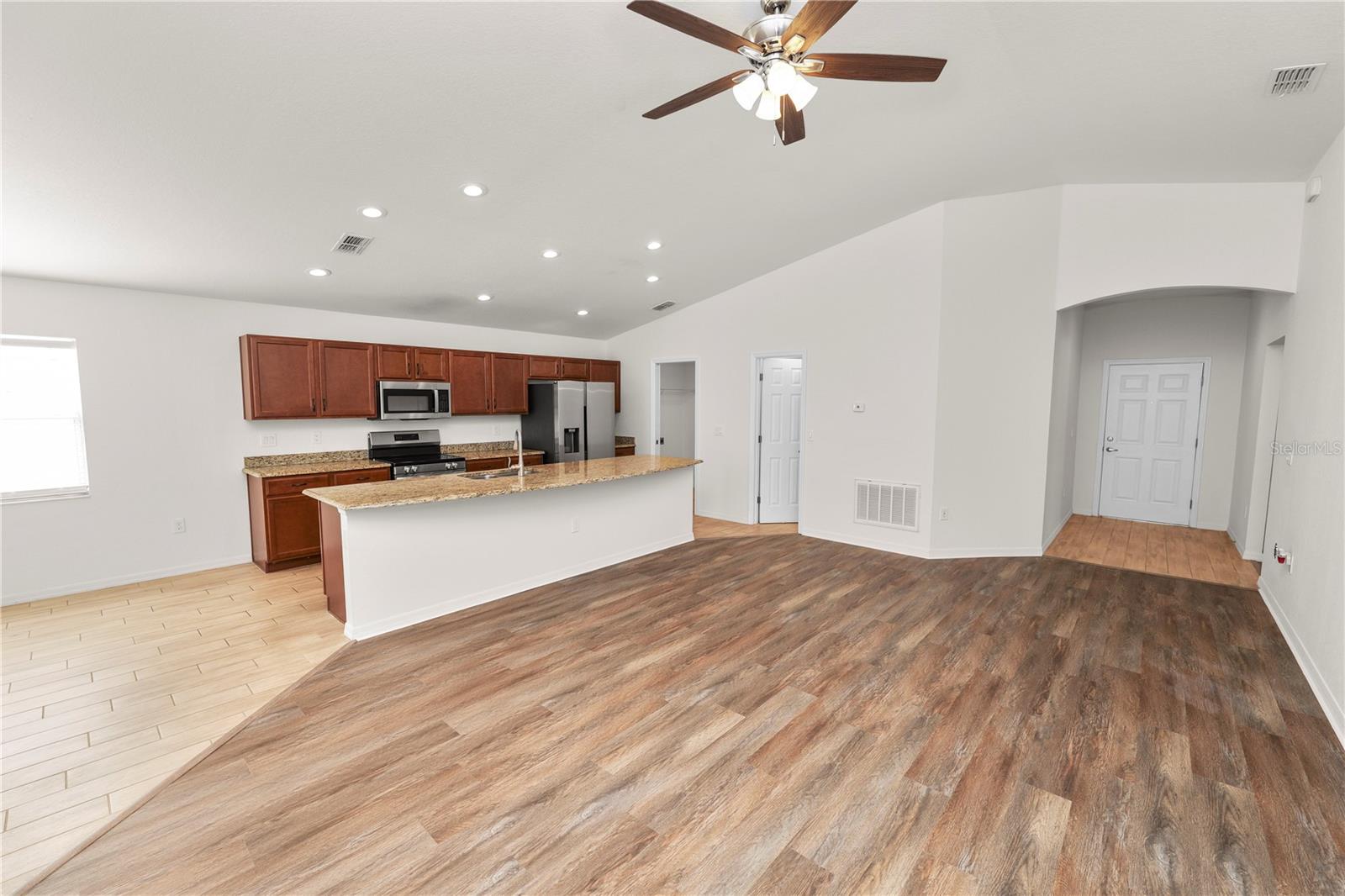 Residential Lease in LAKELAND 4