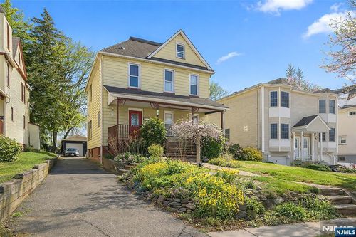 31 Park Ave, Dumont, NJ, 07628-3003 | Card Image