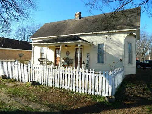 300 S Mock Street, Prairie Grove, AR, 72753 | Card Image
