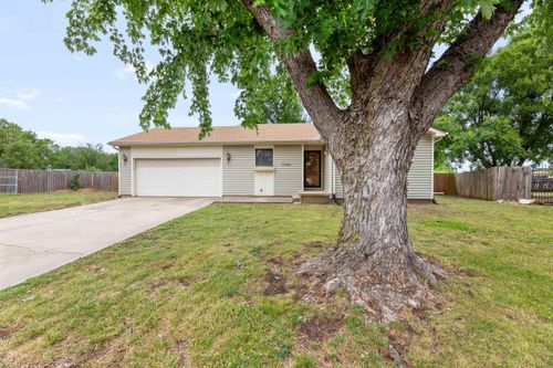 3908 S Gilda Cir, Wichita, KS, 67215-1768 | Card Image