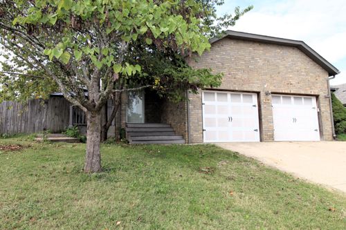 577 S Canterbury Ln, Nixa, MO, 65714-7128 | Card Image