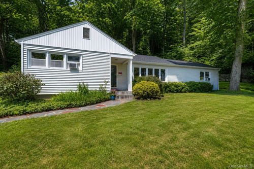 136 Pound Ridge Rd, Bedford, NY, 10506-1242 | Card Image