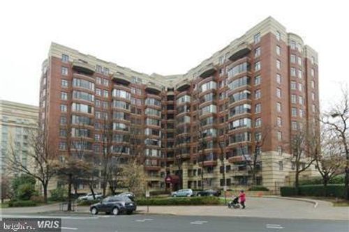 ph16-2400 Clarendon Blvd, ARLINGTON, VA, 22201-5841 | Card Image