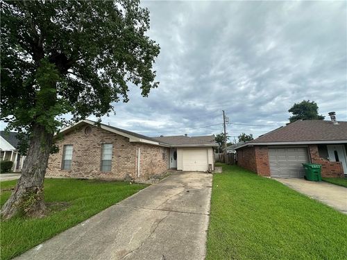2405 Williamsburg Dr, La Place, LA, 70068-2331 | Card Image