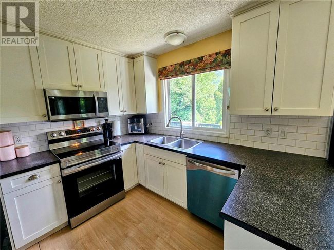 837 9 Th St, House other with 3 bedrooms, 2 bathrooms and 4 parking in Montrose BC | Image 10