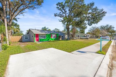 4039 42 Nd Avenue N, House other with 2 bedrooms, 1 bathrooms and null parking in SAINT PETERSBURG FL | Image 2