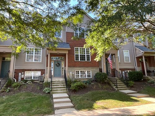 243 Station Park Cir, Grayslake, IL, 60030-2468 | Card Image