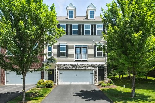 2122 Shawnee Dr, Washington, PA, 15301-5020 | Card Image