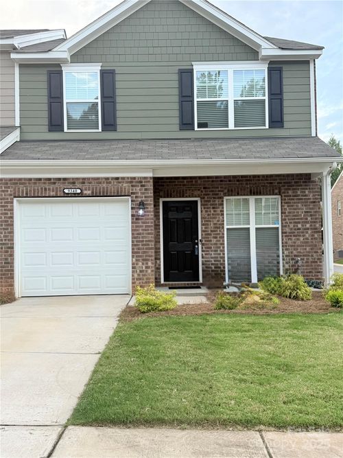 9340 Grand Valley Dr, Charlotte, NC, 28213-3170 | Card Image