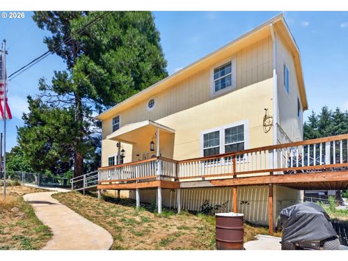 459 Lydia St, Yoncalla, OR, 97499-9629 | Card Image