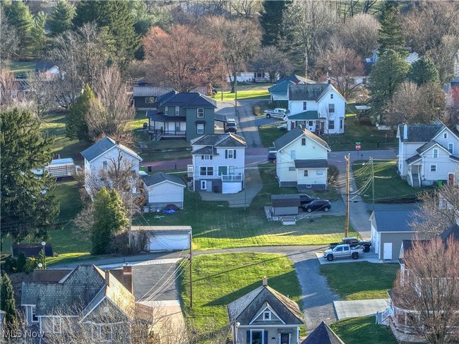 131 Maple St Sw, Townhouse with 3 bedrooms, 1 bathrooms and null parking in Sugarcreek OH | Image 19