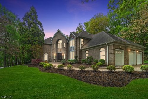 54 Mohawk Ave, Norwood, NJ, 07648-2417 | Card Image