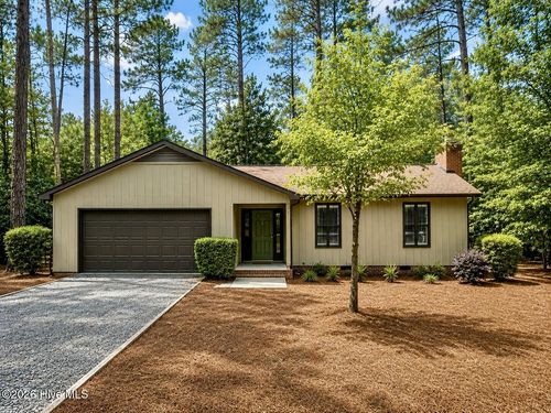 215 Merion Cir, Pinehurst, NC, 28374-9090 | Card Image