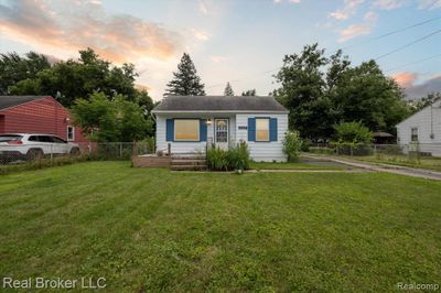 3414 Leith Street, Home with 2 bedrooms, 1 bathrooms and null parking in Flint MI | Image 1