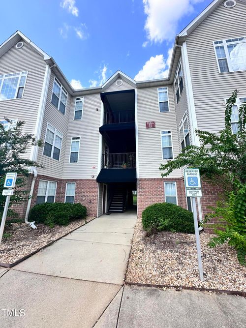 apt-302-2501 Vancastle Way, Raleigh, NC, 27617-8524 | Card Image