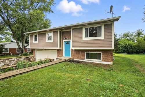 9175 Bunnell Hill Rd, Centerville, OH, 45458-4903 | Card Image