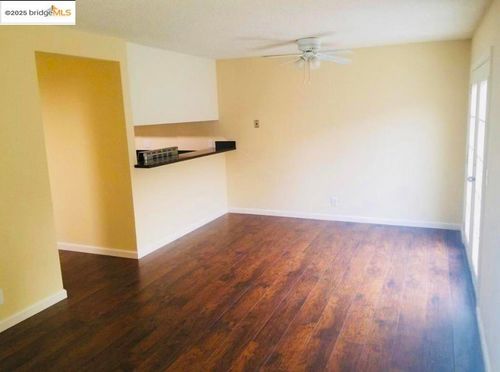 137 Rainier Ln, Antioch, CA, 94509-5672 | Card Image